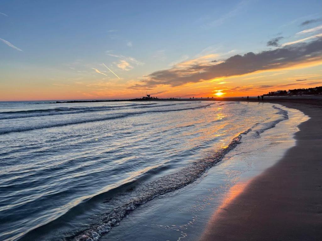 Apartamento Bahia Blanca Vilanova i la Geltrú Buitenkant foto